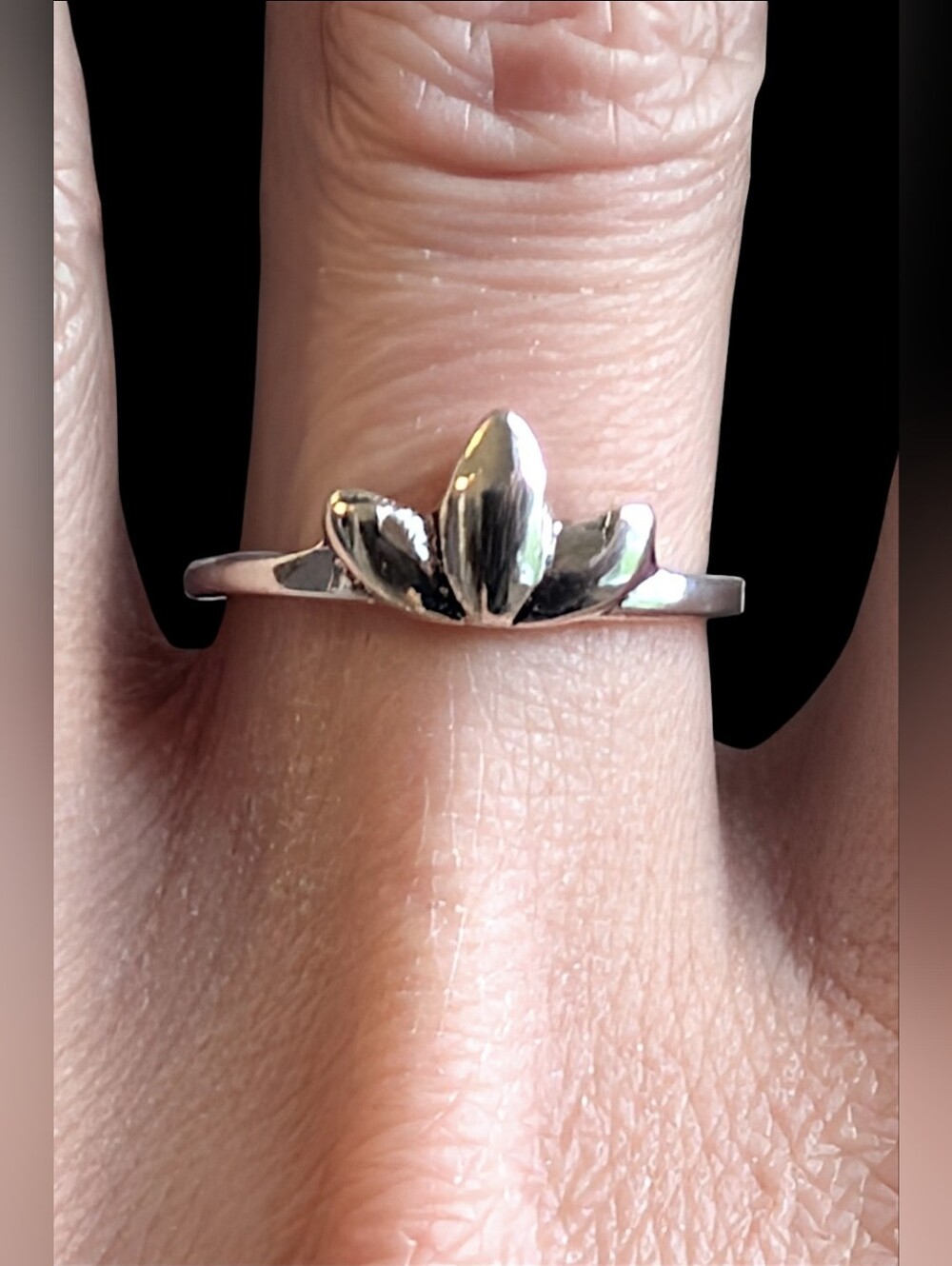 NWT Boho Small Dainty Silver Lotus Ring Size 7.5
